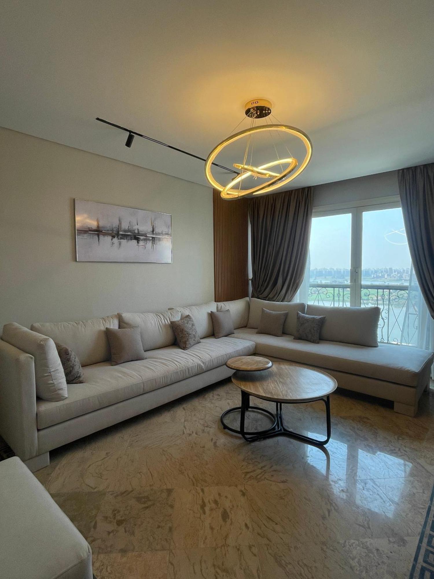 Апартаменти Luxury Nile View In Maadi